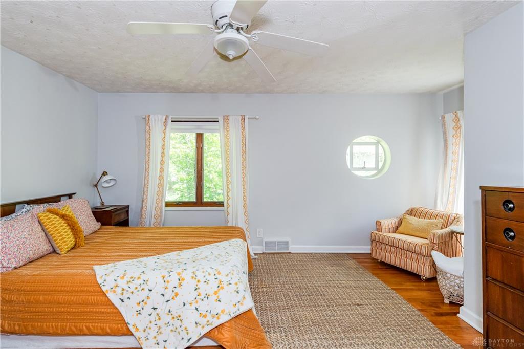 84 Thruston Property Photo 36