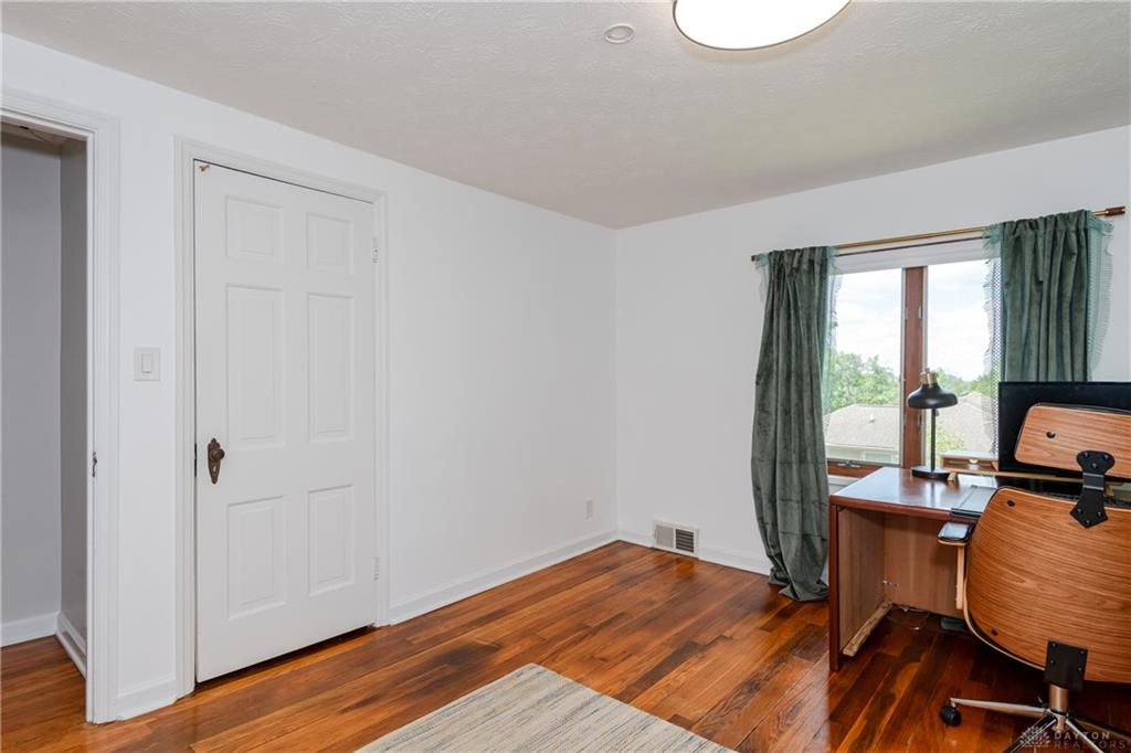 84 Thruston Property Photo 39