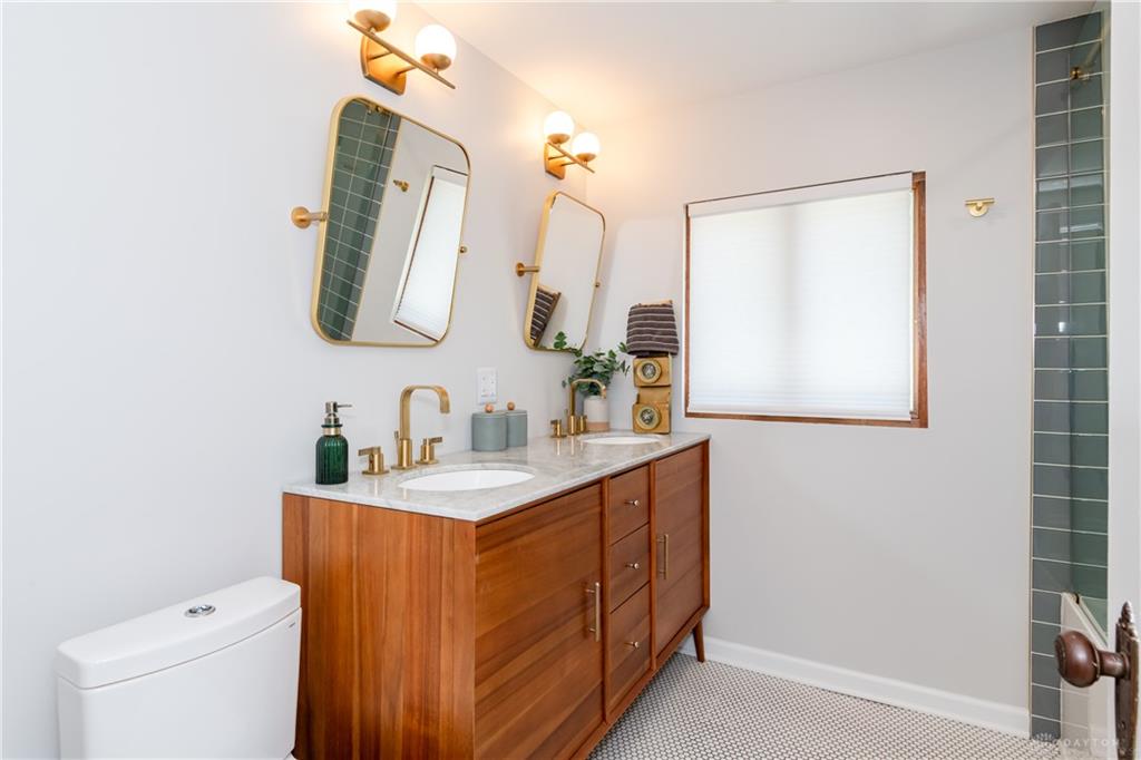 84 Thruston Property Photo 40