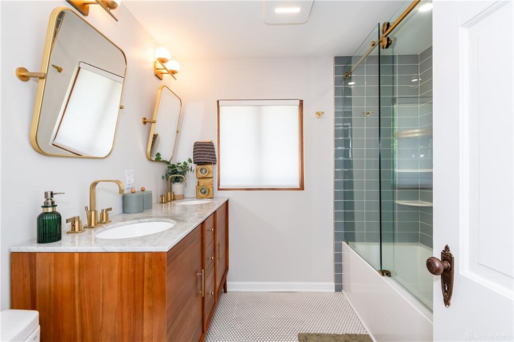 84 Thruston Property Photo 41