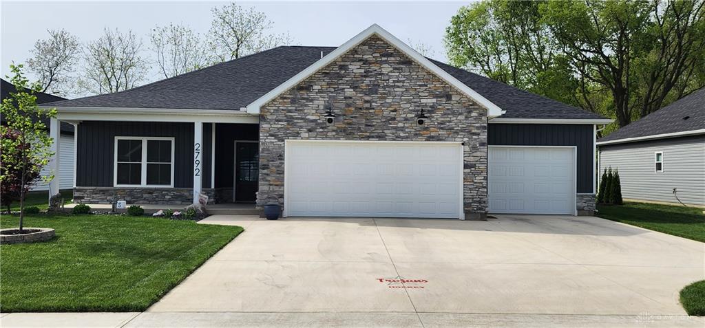 2792 Executive Property Photo 1