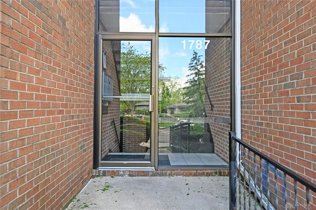 1787 Cherokee B Property Photo 3