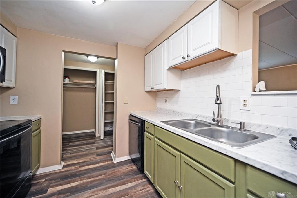 1787 Cherokee B Property Photo 16