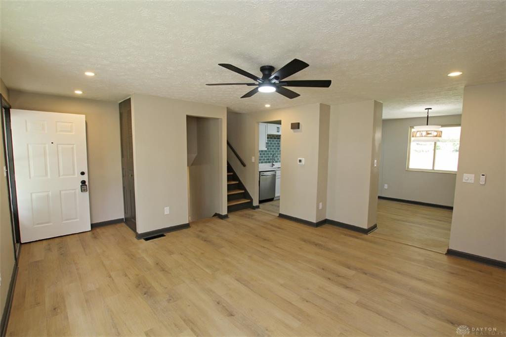 5917 Summersweet Property Photo 6