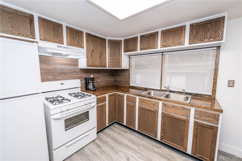 2294 E 40 Us Property Photo 15
