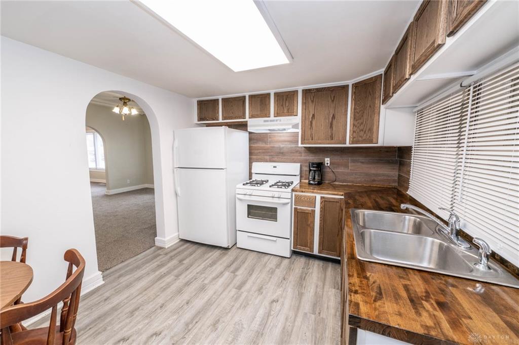 2294 E 40 Us Property Photo 16
