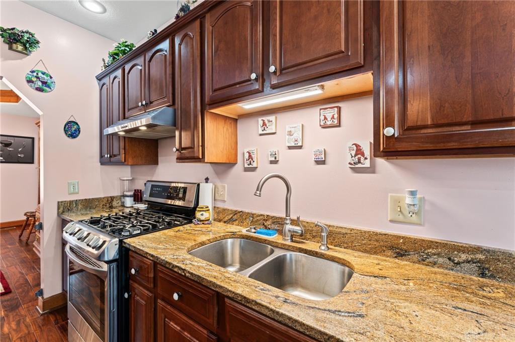 1537 Meadowlands Property Photo 15