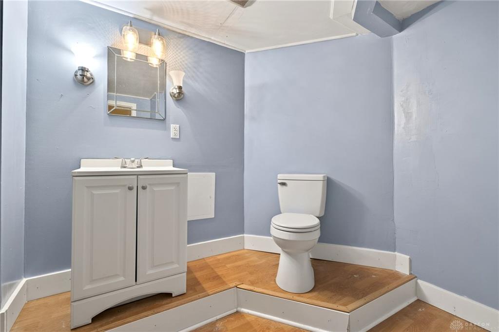 1321 Amherst Property Photo 38
