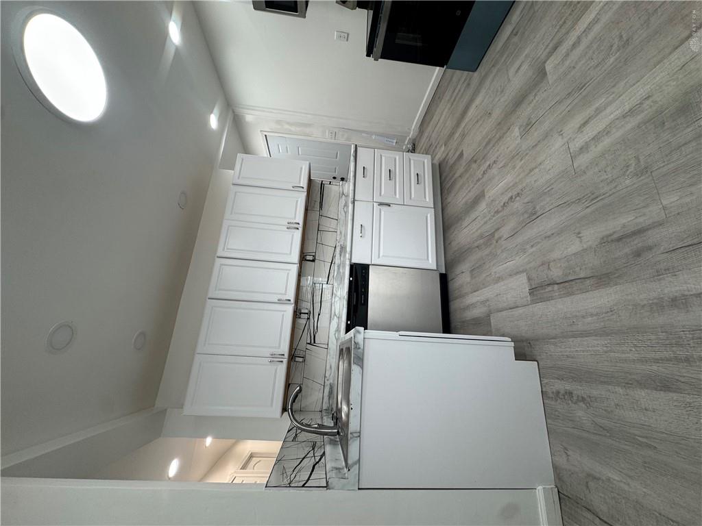 228 Knox Property Photo 3