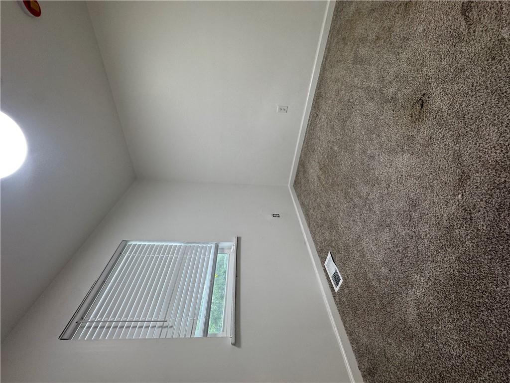 228 Knox Property Photo 12