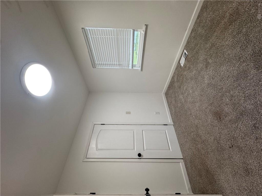 228 Knox Property Photo 13