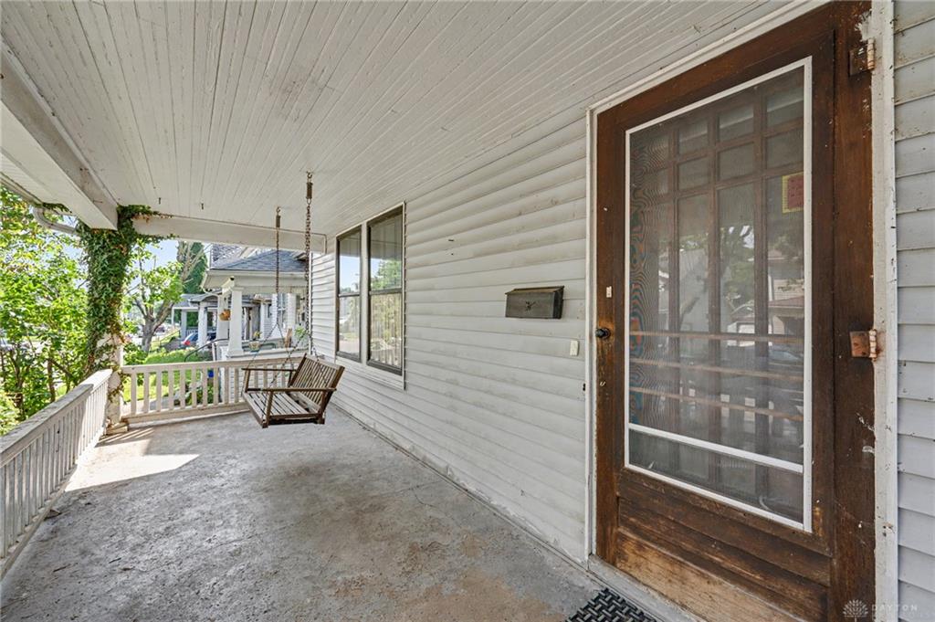 40 E Parkwood Property Photo 2