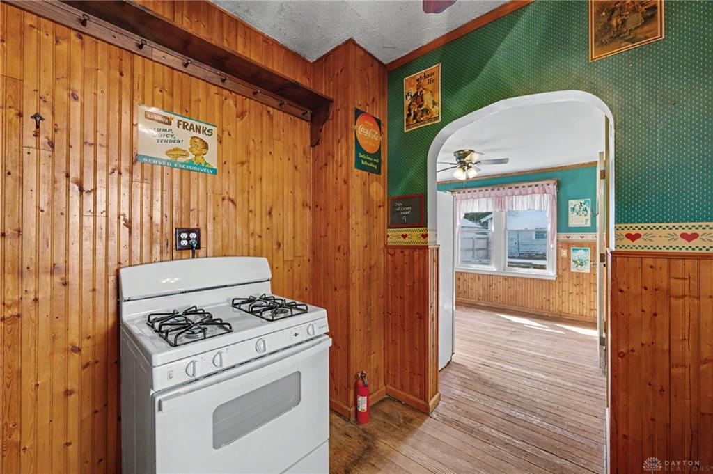 40 E Parkwood Property Photo 10