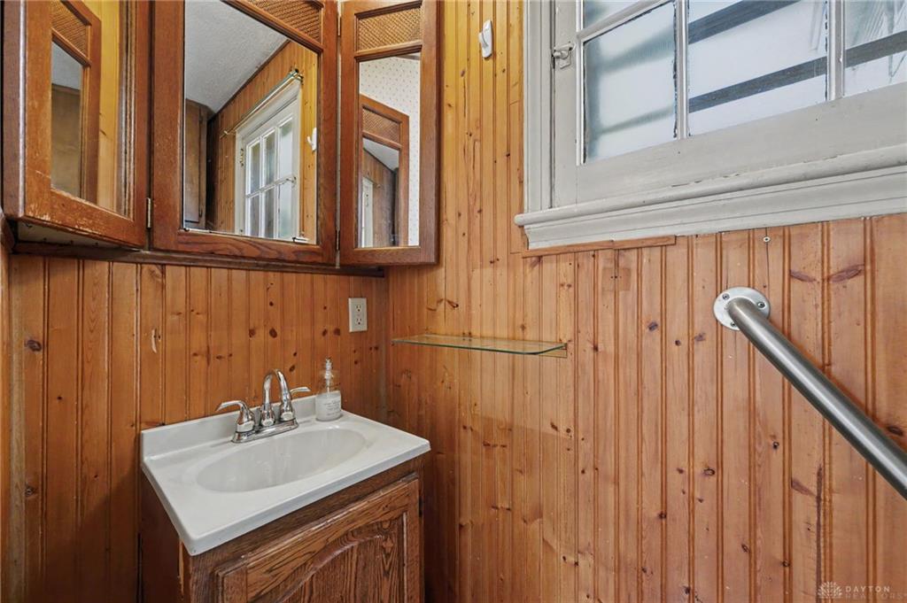 40 E Parkwood Property Photo 14