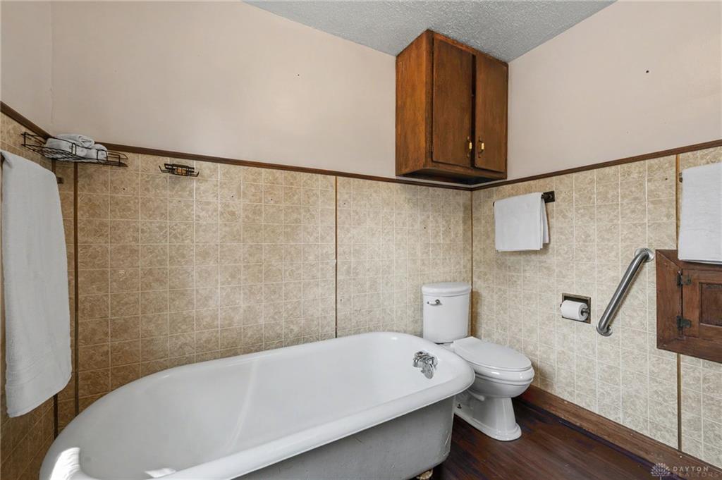 40 E Parkwood Property Photo 18