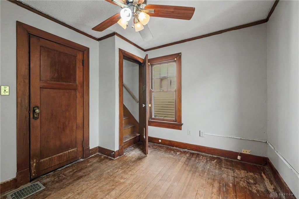 40 E Parkwood Property Photo 24