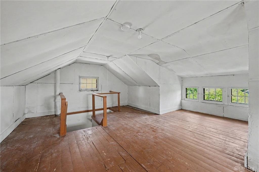 40 E Parkwood Property Photo 26