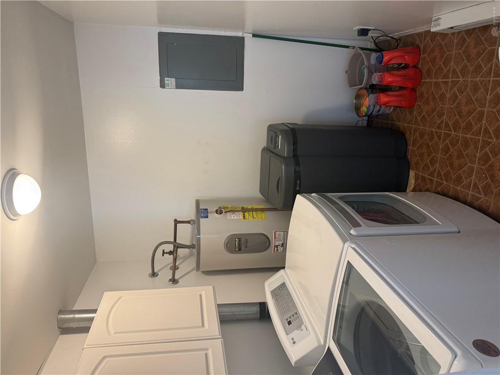 5840 S Pitchin Property Photo 8