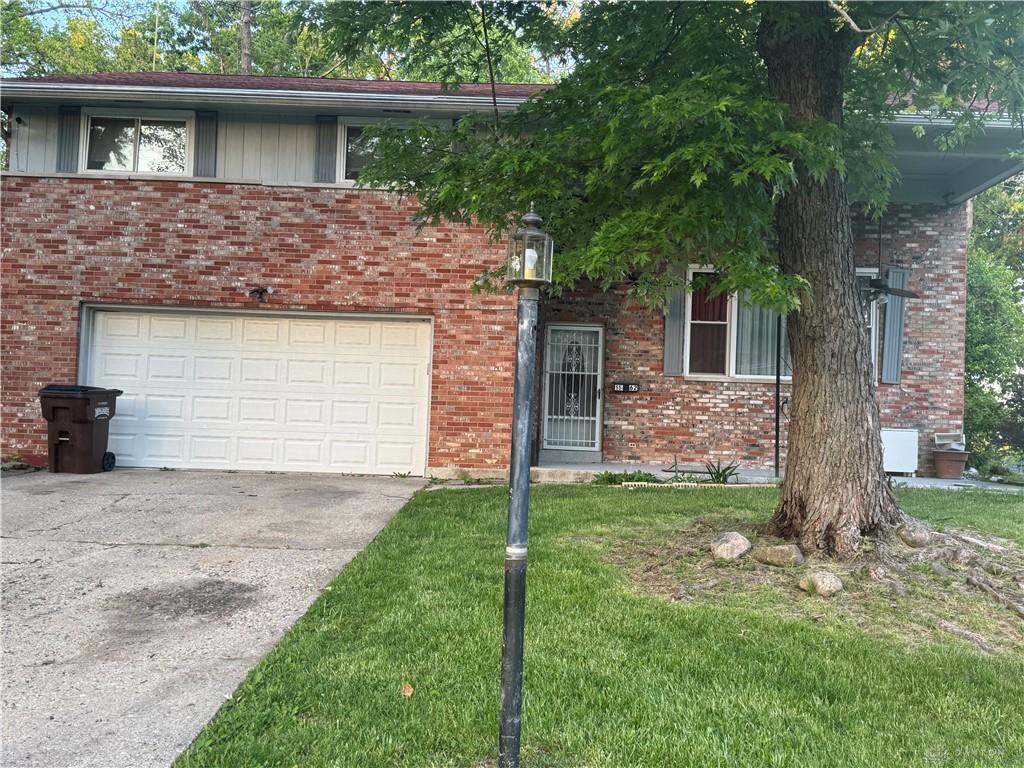 5562 Maefel Property Photo 2