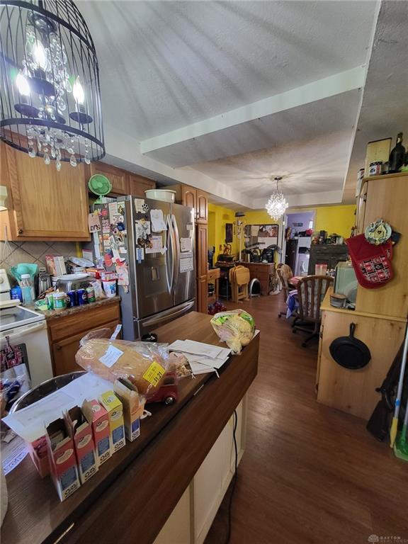 209 Hiddeson Property Photo 6