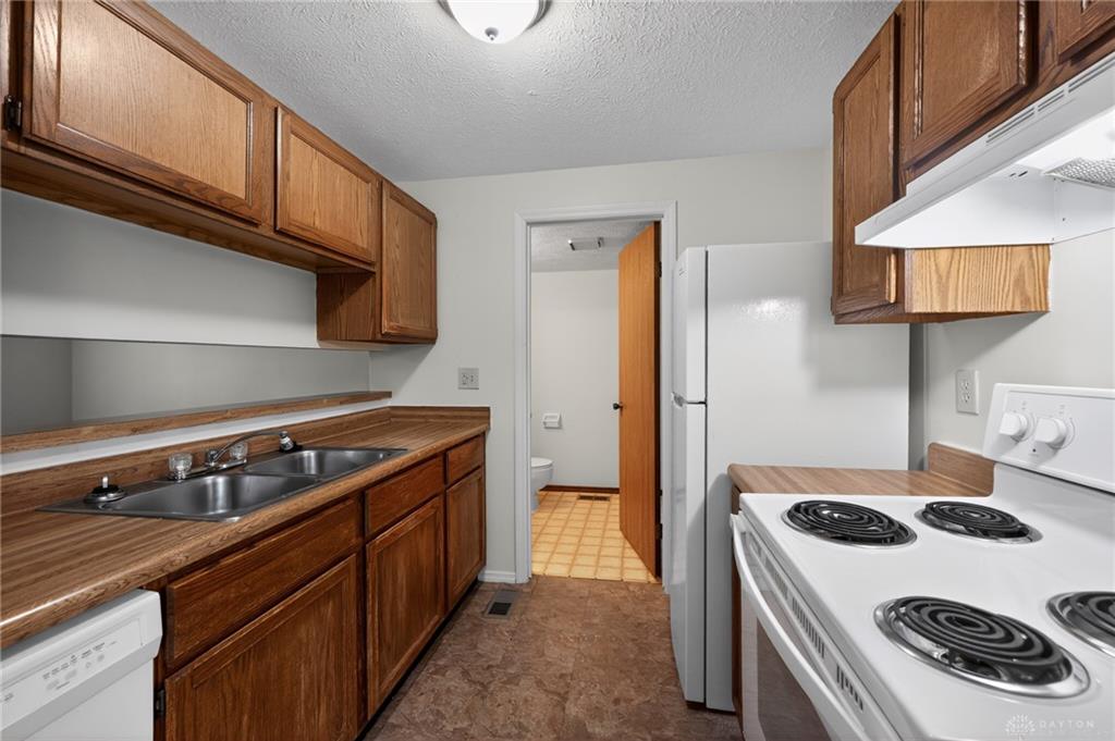 9455 Arboridge Property Photo 8