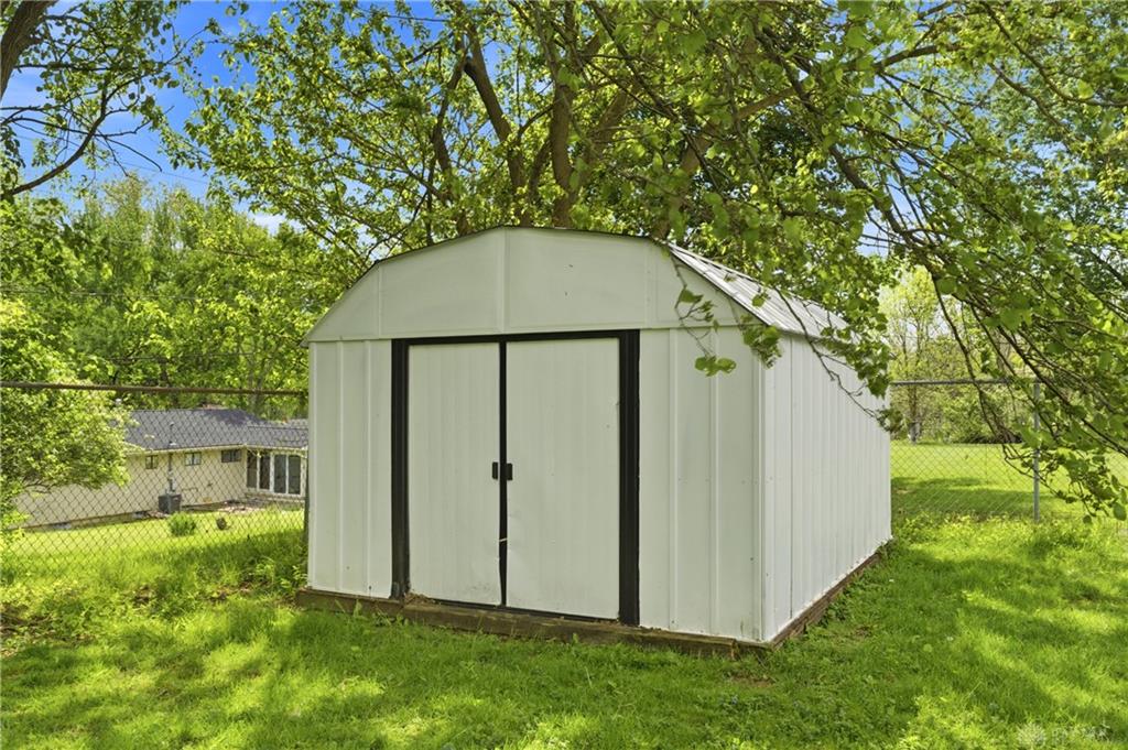 2529 Marinette Property Photo 52