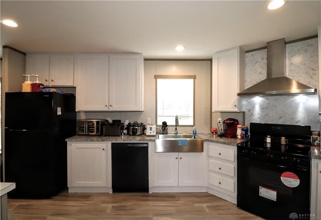 11515 Dundee Property Photo 16