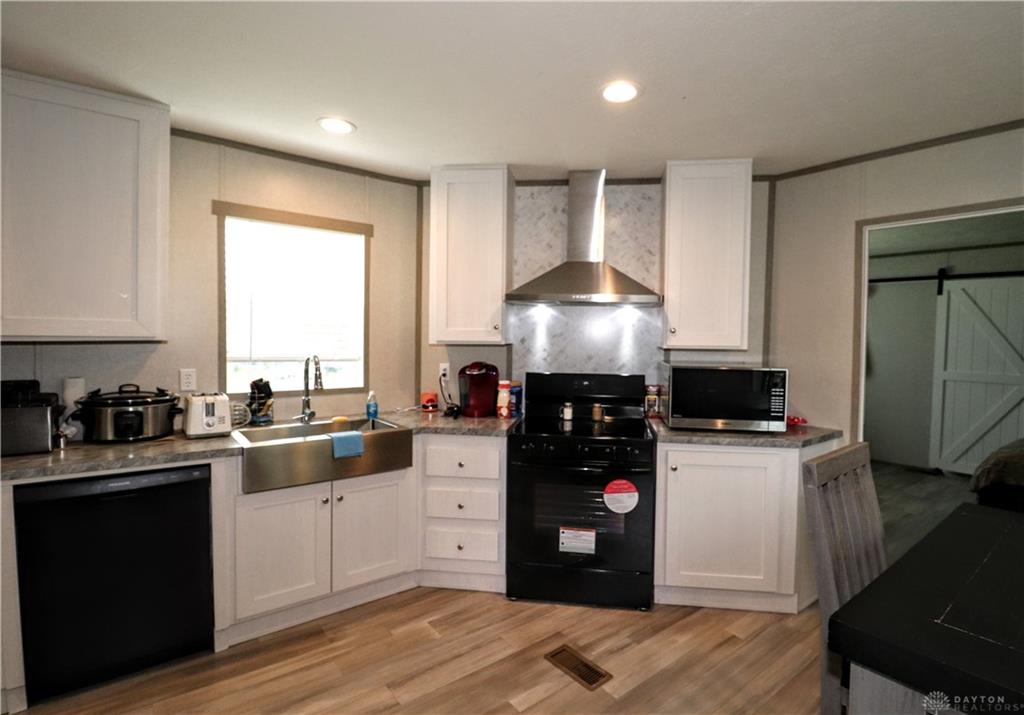 11515 Dundee Property Photo 18