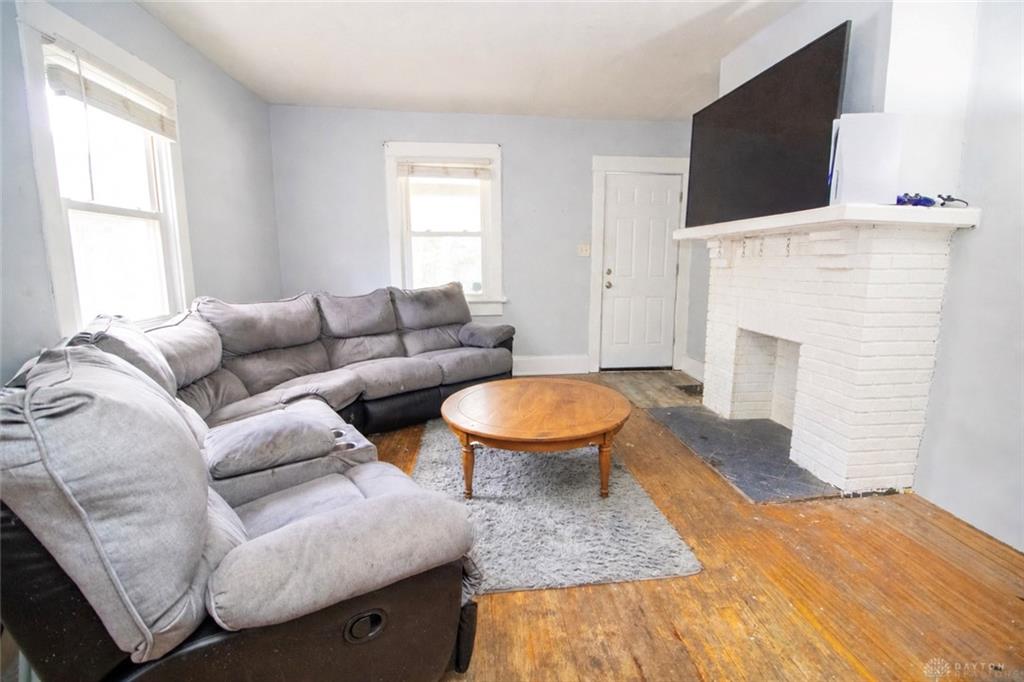 728 Brooklyn Property Photo 6