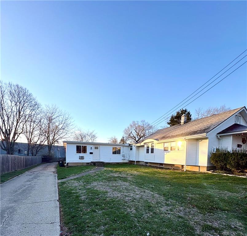 1830 Roslyn Property Photo 3