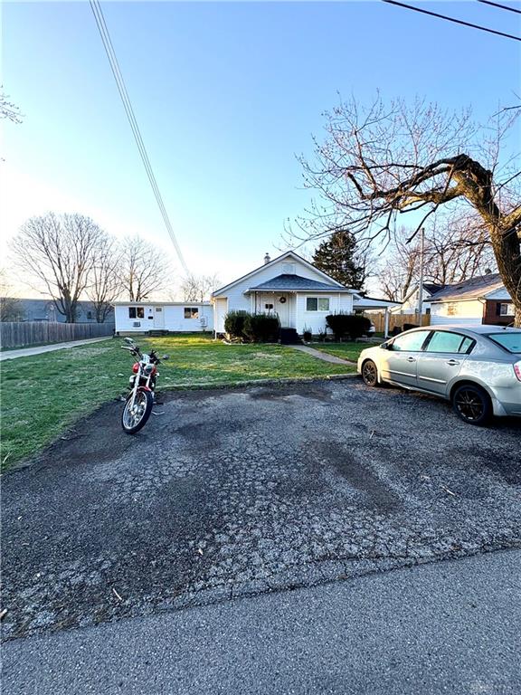 1830 Roslyn Property Photo 4