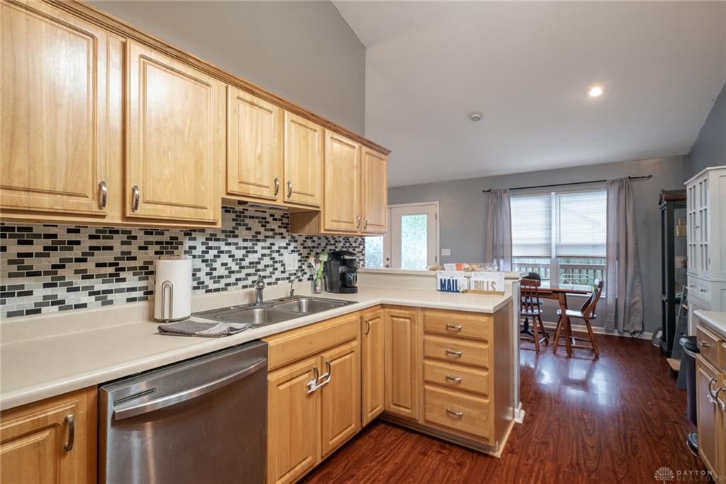 1192 Rockwell Property Photo 4