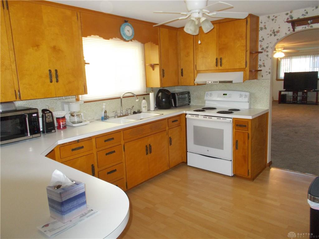 657 S Main Property Photo 6