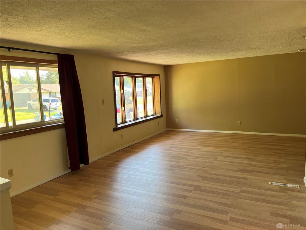 4957 Chesham Property Photo 4