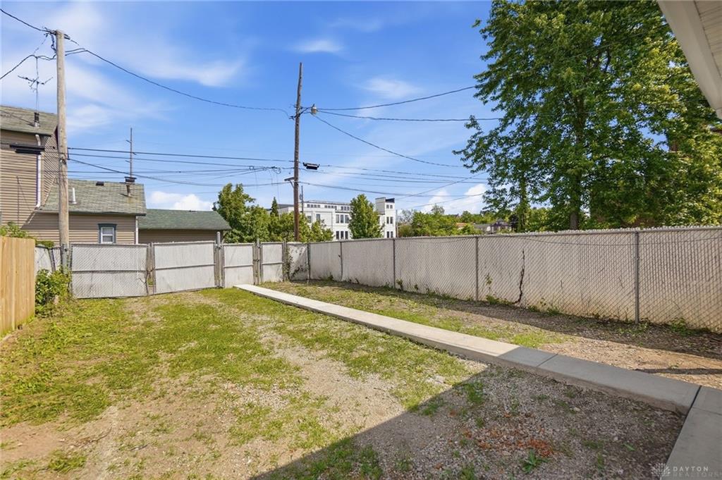 1809 E 5th Property Photo 37