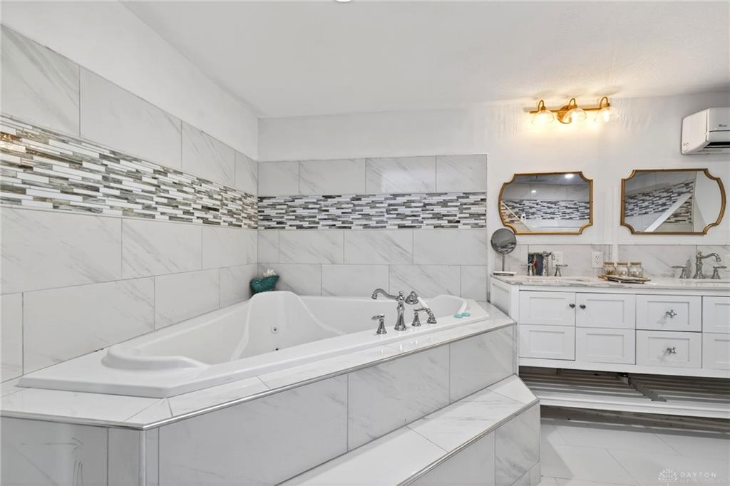 5561 Sagewood Property Photo 33