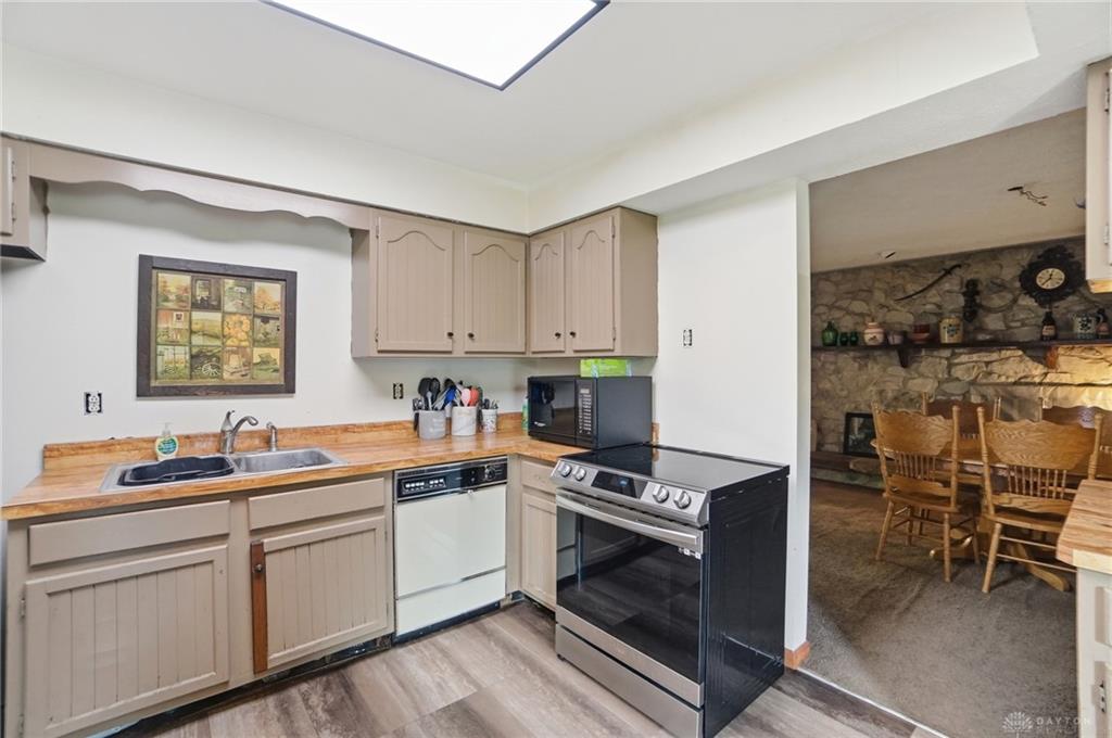 4062 Crane Property Photo 9