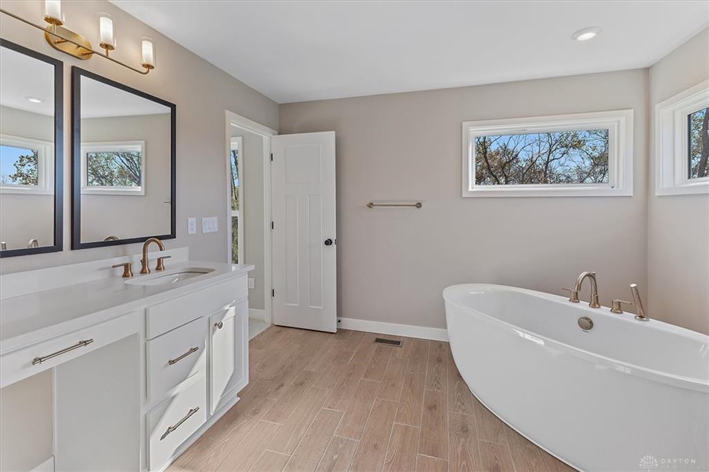 10 Wadestone Property Photo 17