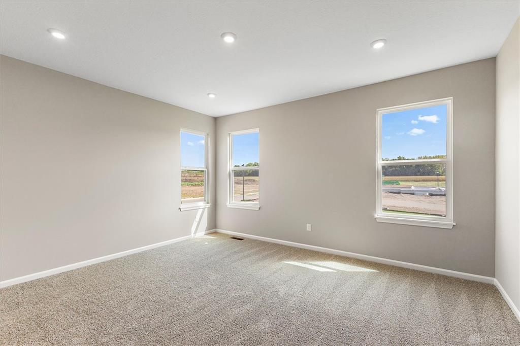 402 W Spielberg Property Photo 11