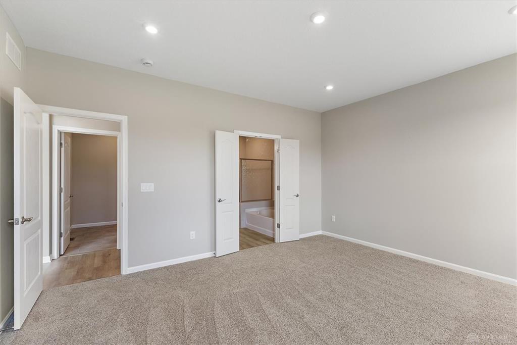 402 W Spielberg Property Photo 12