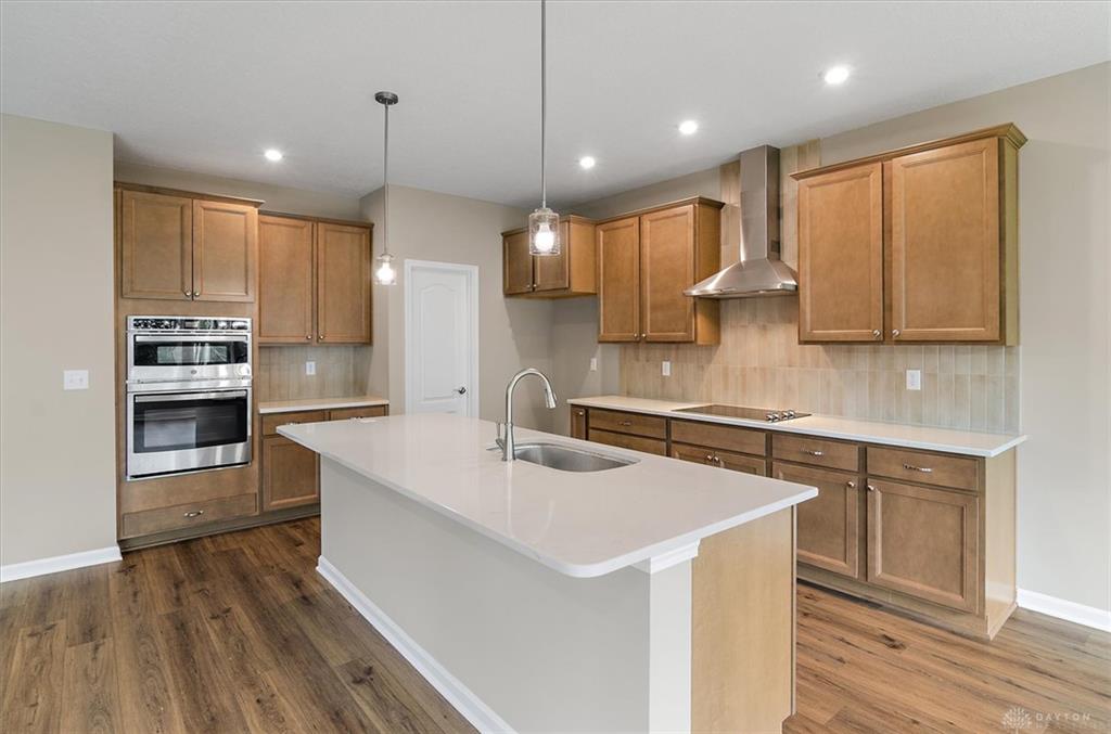 2552 Golden Leaf Property Photo 2