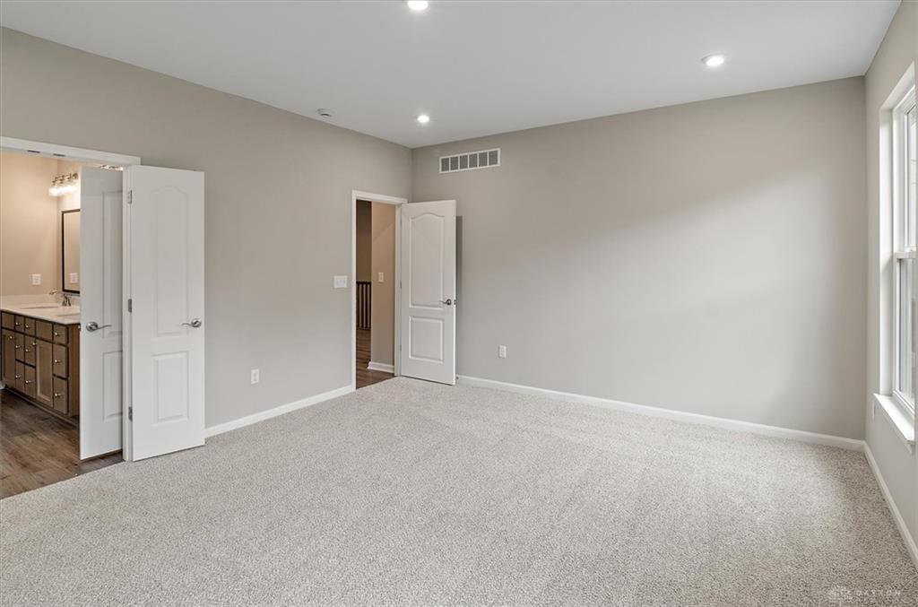 2552 Golden Leaf Property Photo 15