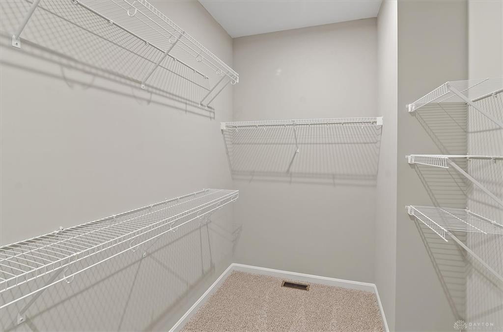 2552 Golden Leaf Property Photo 18