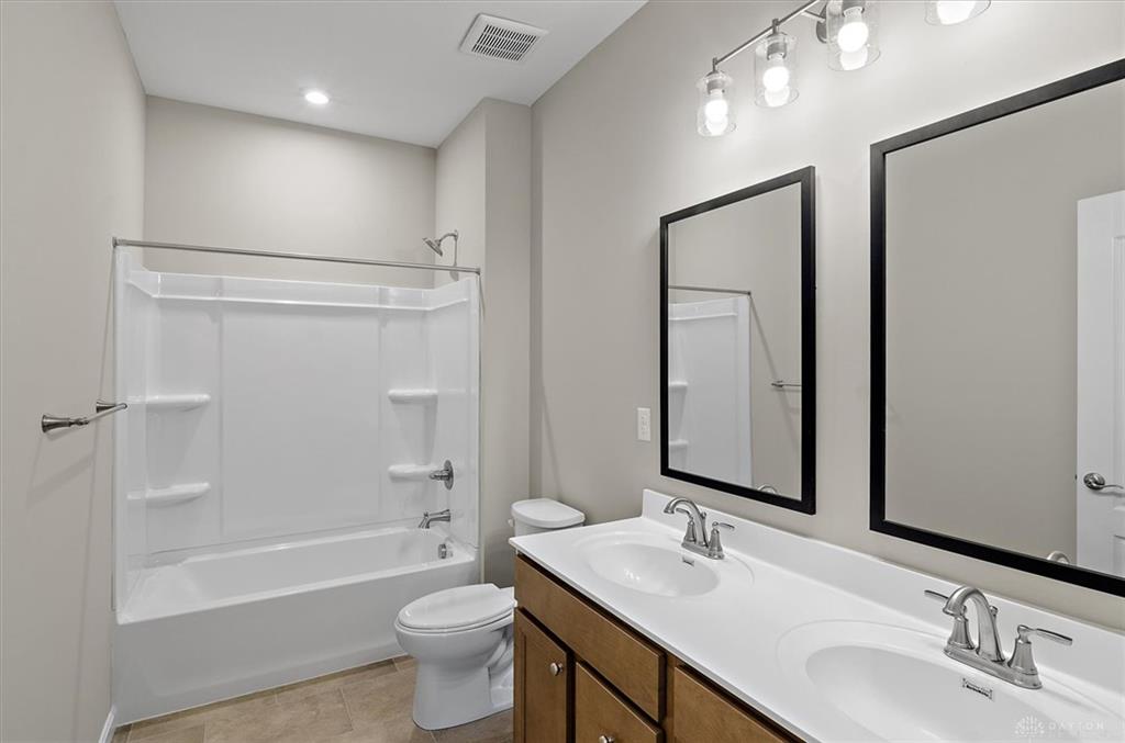 2552 Golden Leaf Property Photo 21