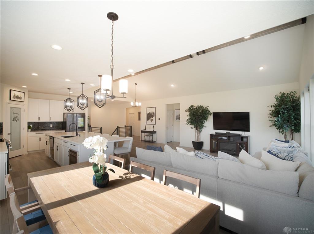 10015 Washington Glen Property Photo 6