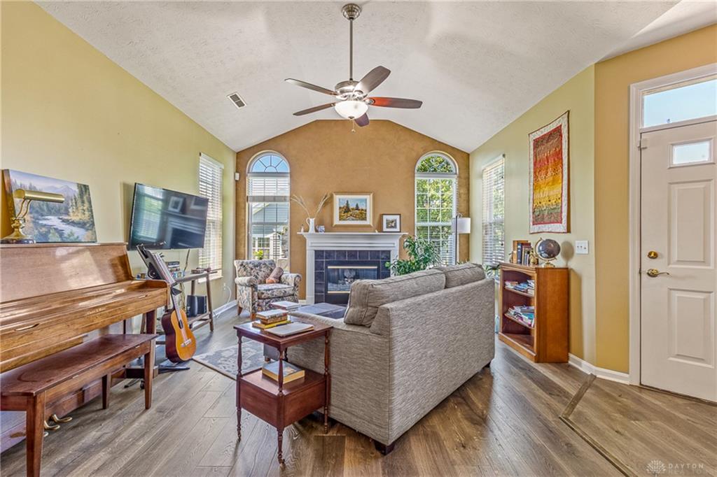 124 Abbey Property Photo 6
