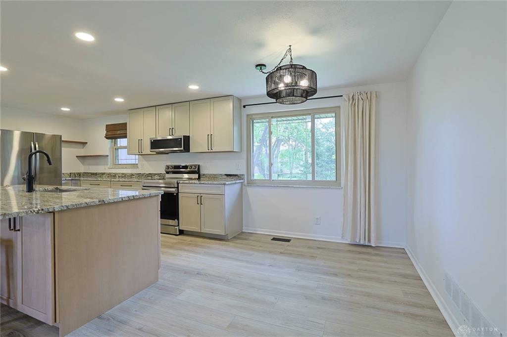 3573 Kemp Property Photo 8
