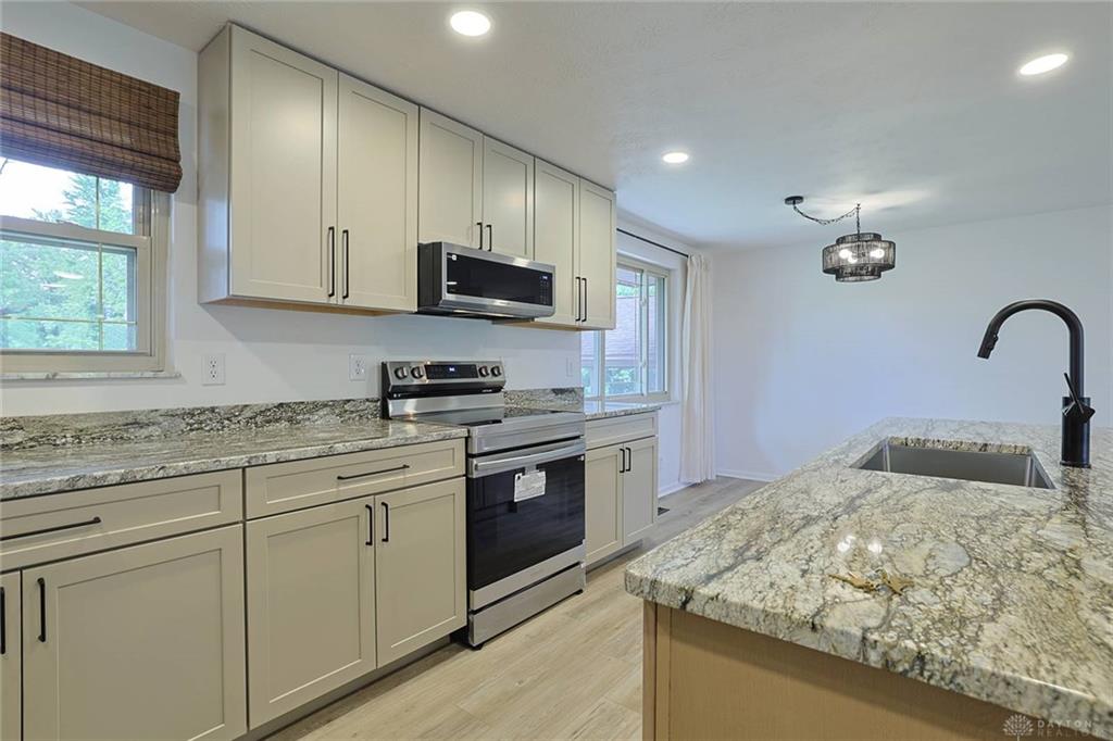 3573 Kemp Property Photo 12