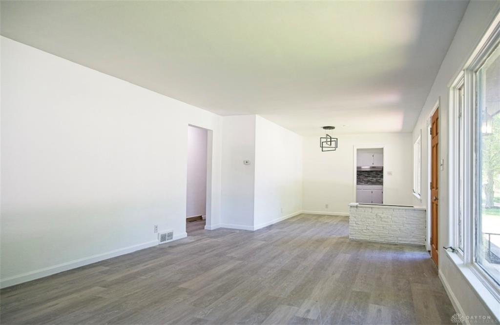 7406 Lockwood Property Photo 7