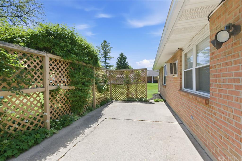 1410 Aukerman Property Photo 37
